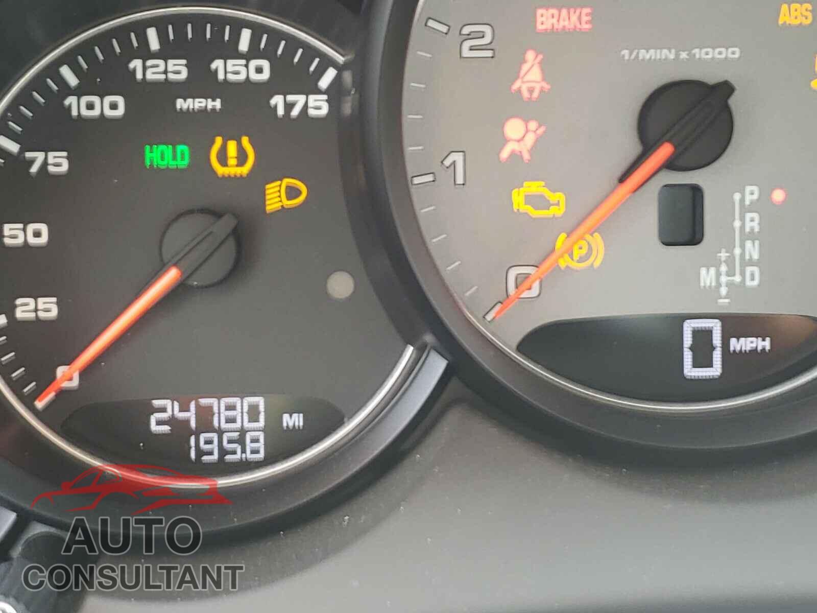 PORSCHE CAYENNE 2017 - WP1AB2A24HLA51813