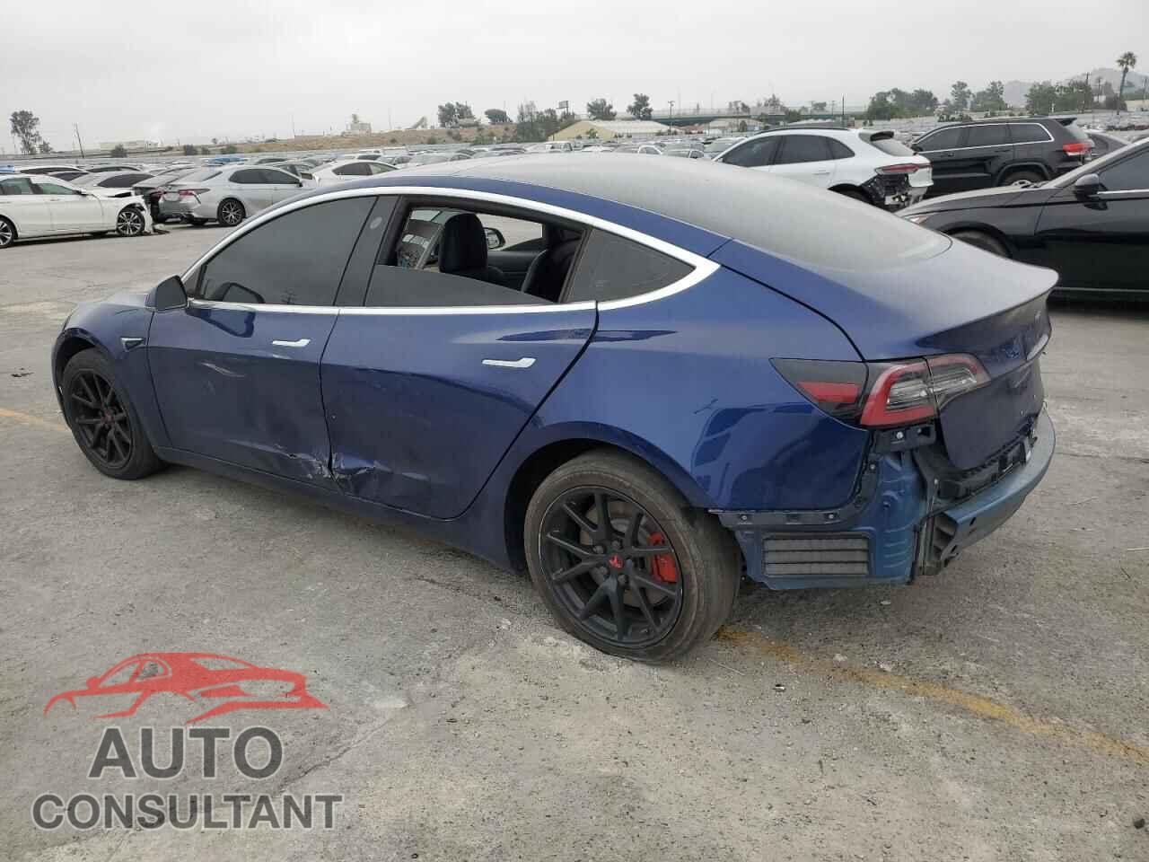 TESLA MODEL 3 2018 - 5YJ3E1EA9JF027111
