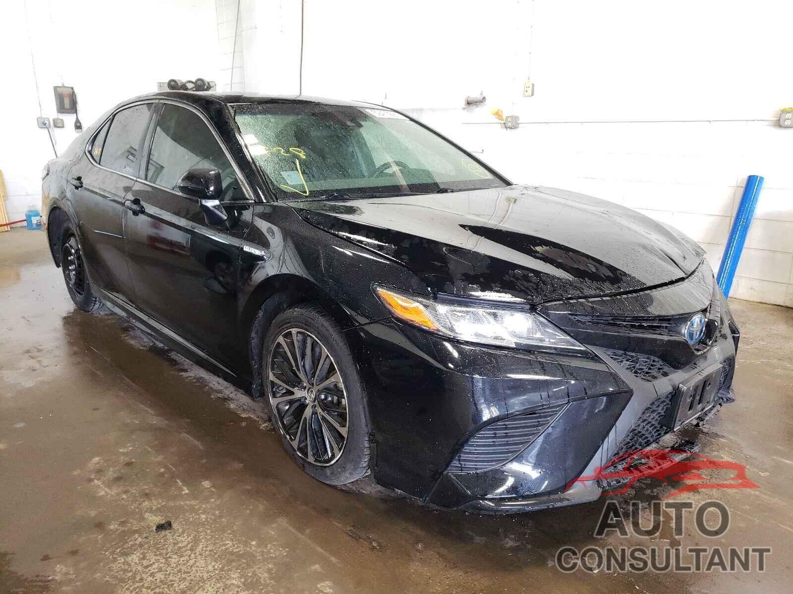 TOYOTA CAMRY 2018 - 4T1B21HK1JU002974
