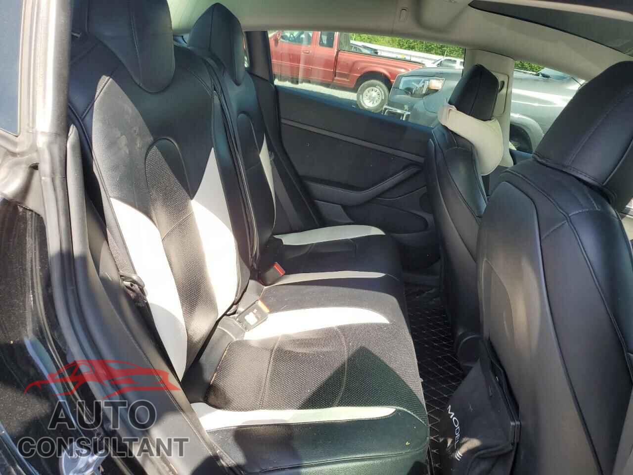 TESLA MODEL 3 2022 - 5YJ3E1EA5NF358077