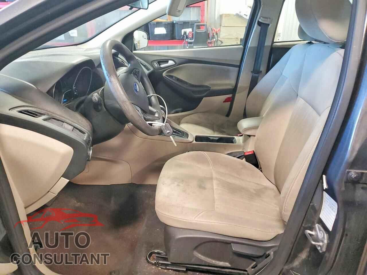 FORD FOCUS 2015 - 1FADP3F25FL302579