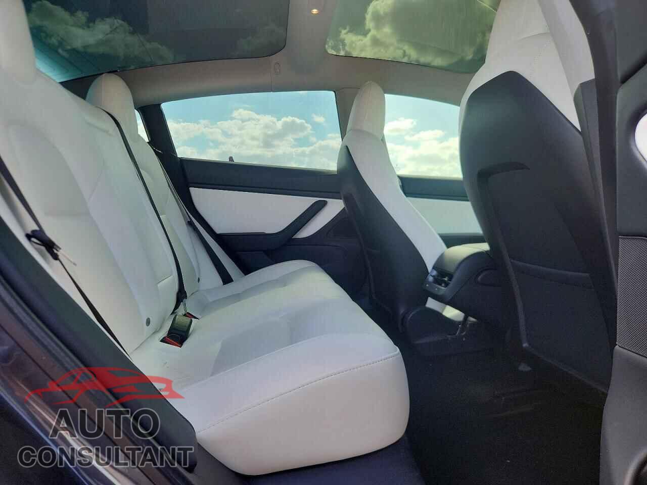 TESLA MODEL 3 2020 - 5YJ3E1EAXLF645895