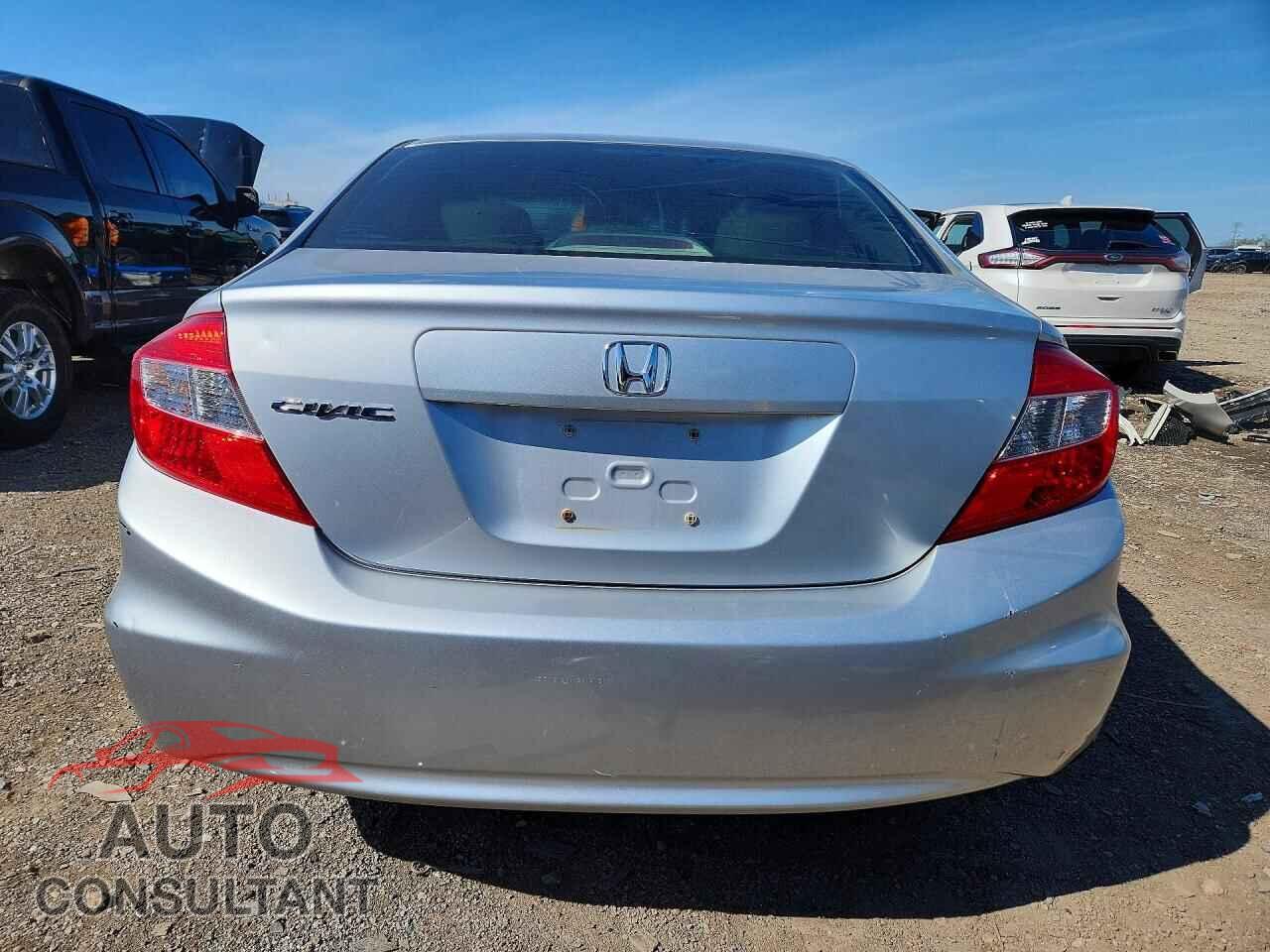 HONDA CIVIC 2012 - 2HGFB2F55CH608441
