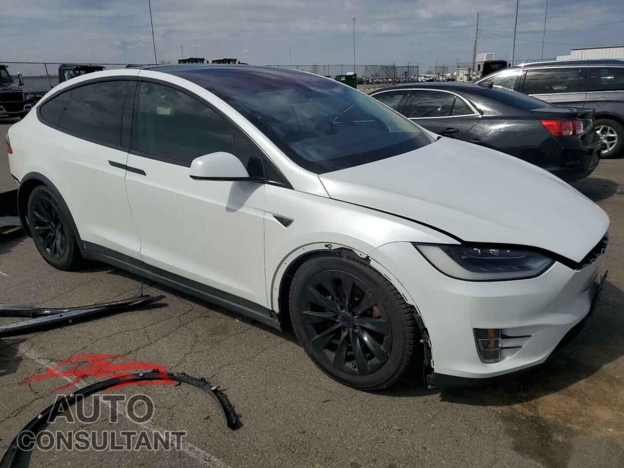 TESLA MODEL X 2016 - 5YJXCBE24GF008559