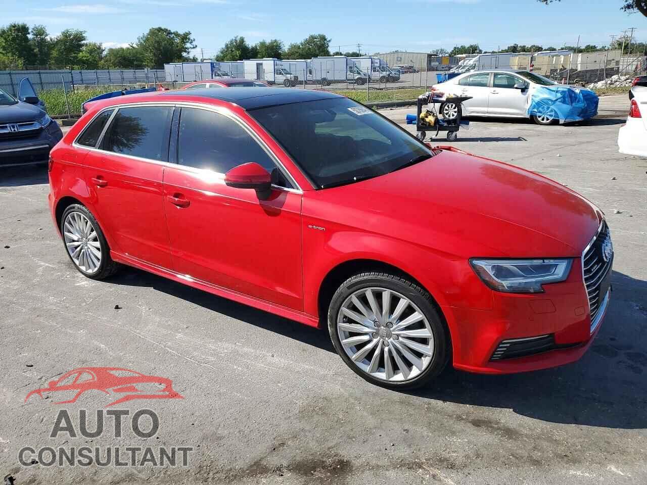 AUDI A3 2017 - WAUTPBFF9HA036370