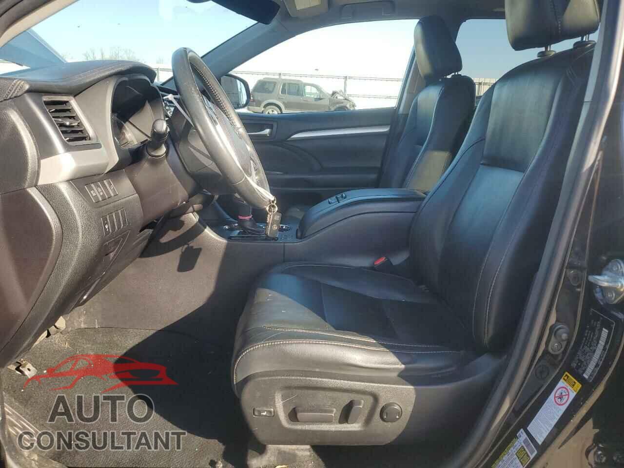 TOYOTA HIGHLANDER 2018 - 5TDJZRFH6JS530631