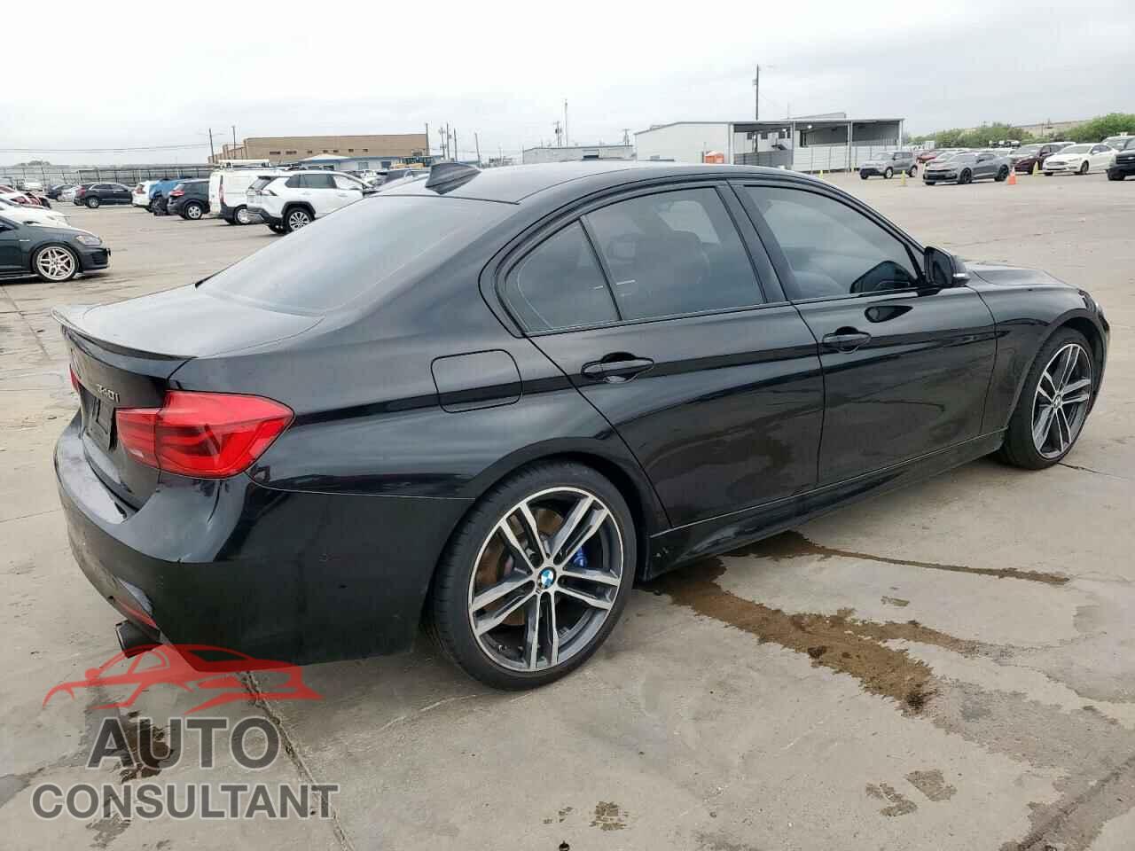 BMW 3 SERIES 2018 - WBA8B3C5XJK777729