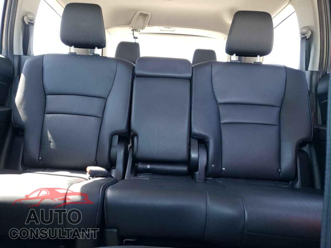 HONDA PILOT 2022 - 5FNYF5H26NB032125