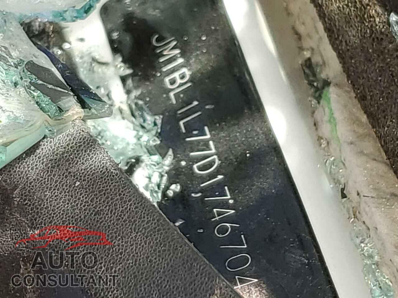 MAZDA 3 2013 - JM1BL1L77D1746704