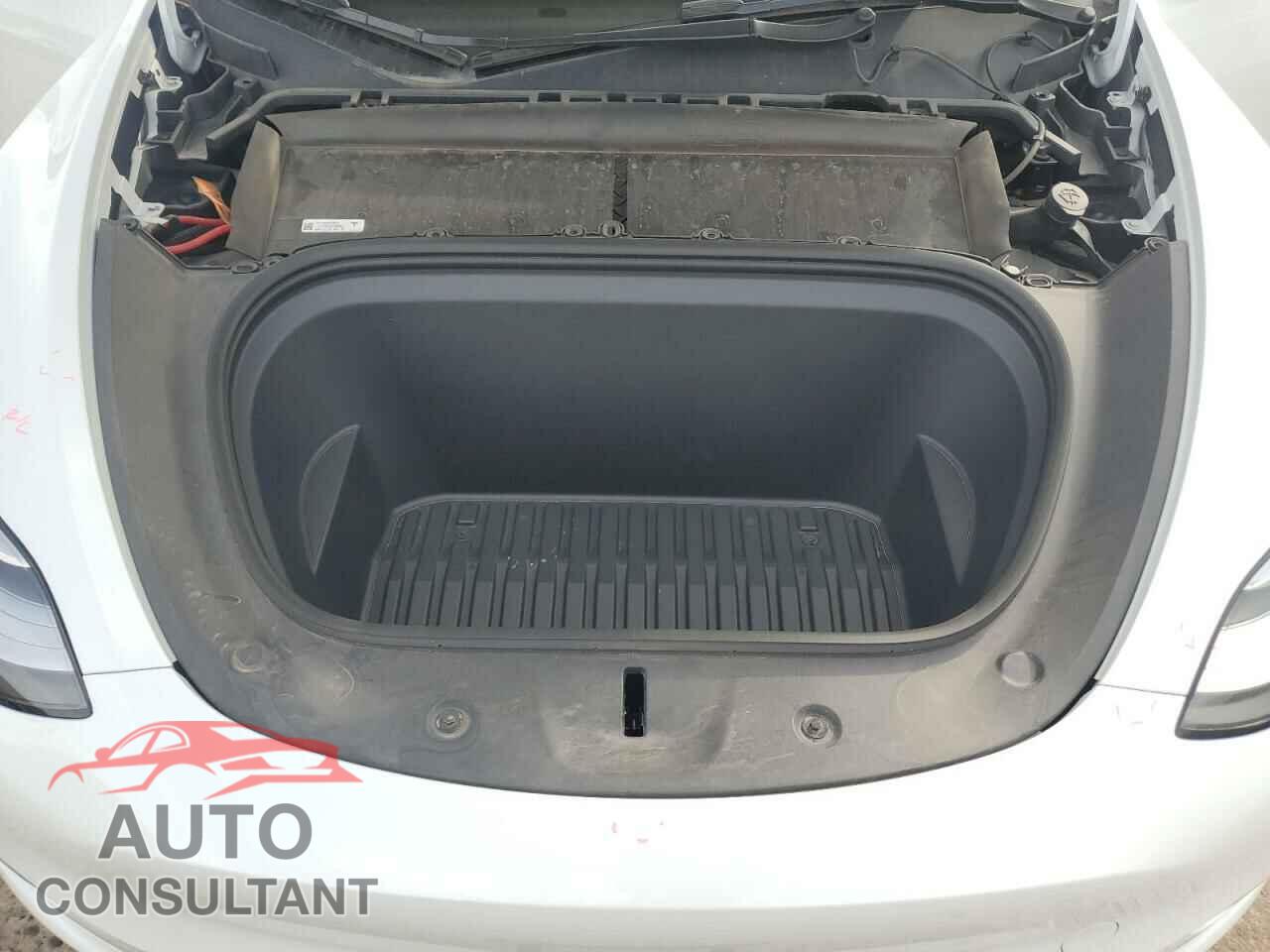 TESLA MODEL Y 2021 - 5YJYGDEEXMF299515