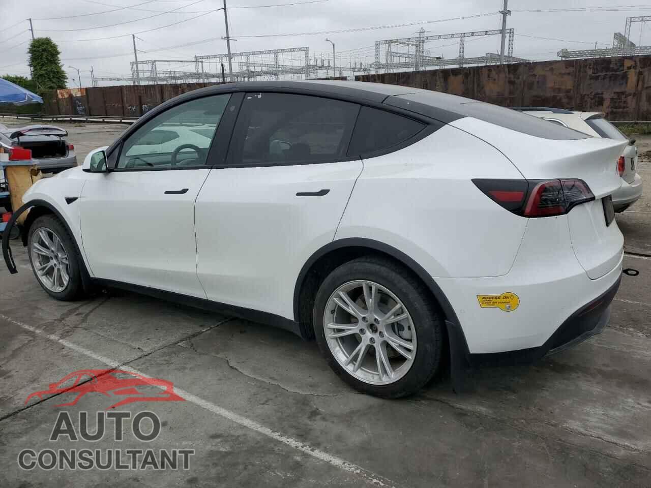 TESLA MODEL Y 2022 - 7SAYGDEE5NF362833