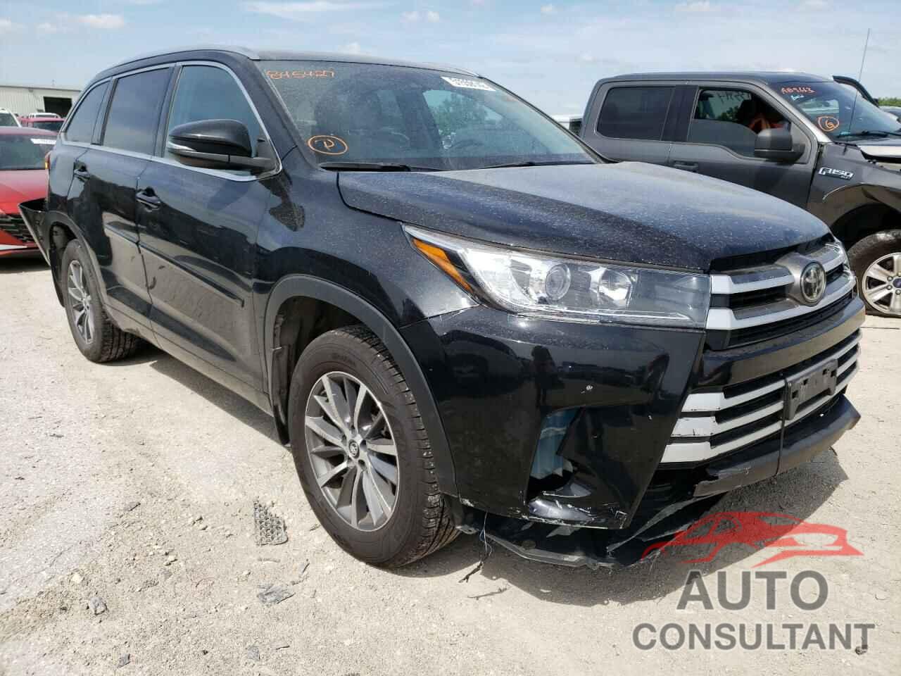TOYOTA HIGHLANDER 2018 - 5TDJZRFH4JS845427