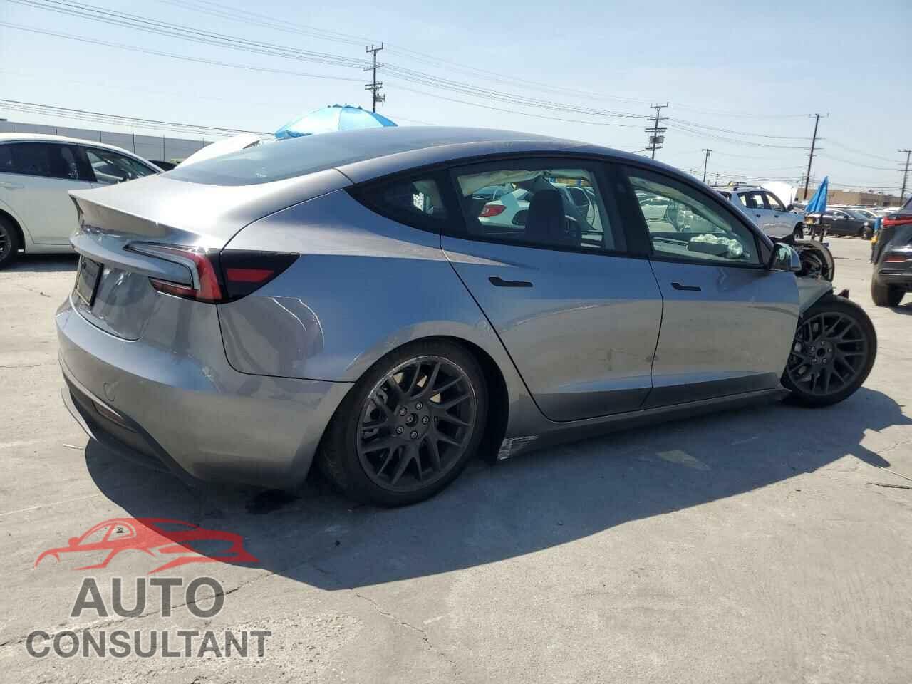 TESLA MODEL 3 2024 - 5YJ3E1EA8RF870082