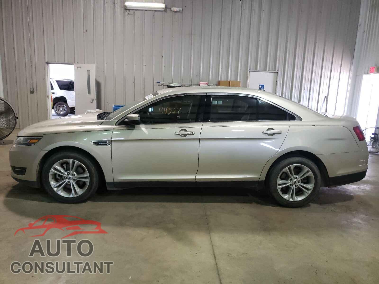 FORD TAURUS 2017 - 1FAHP2E88HG127435