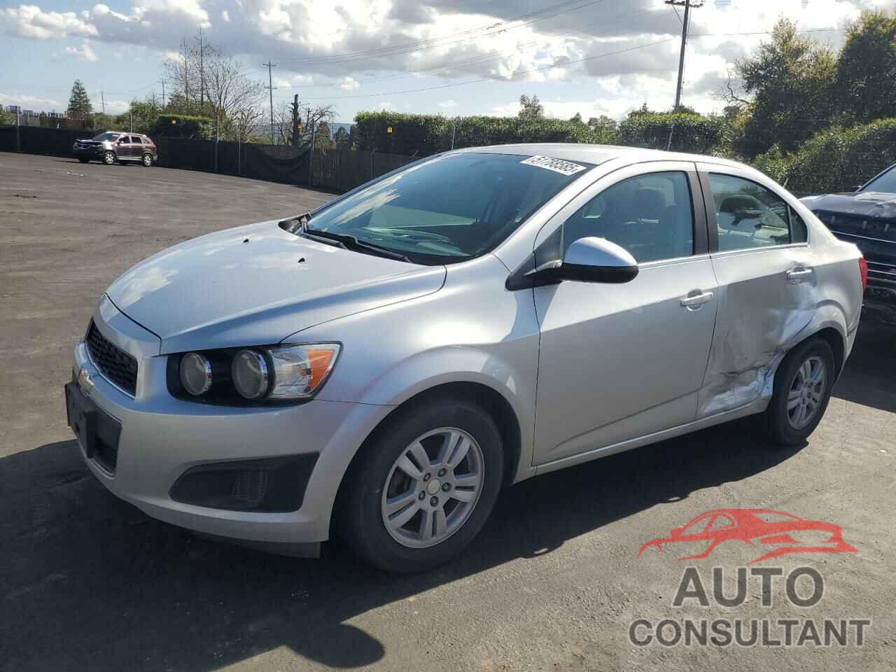 CHEVROLET SONIC 2014 - 1G1JC5SG4E4109055