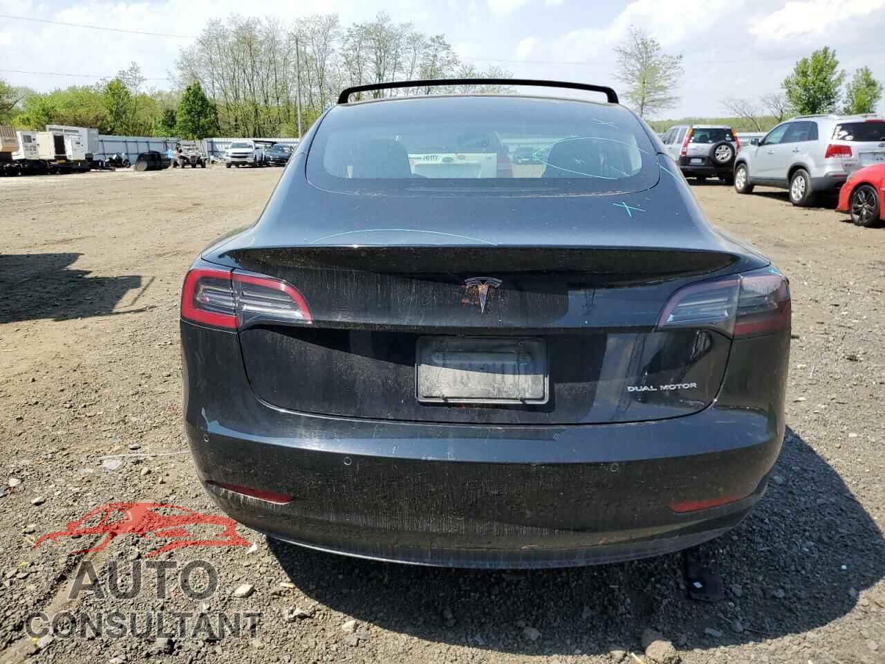 TESLA MODEL 3 2019 - 5YJ3E1EB2KF212000