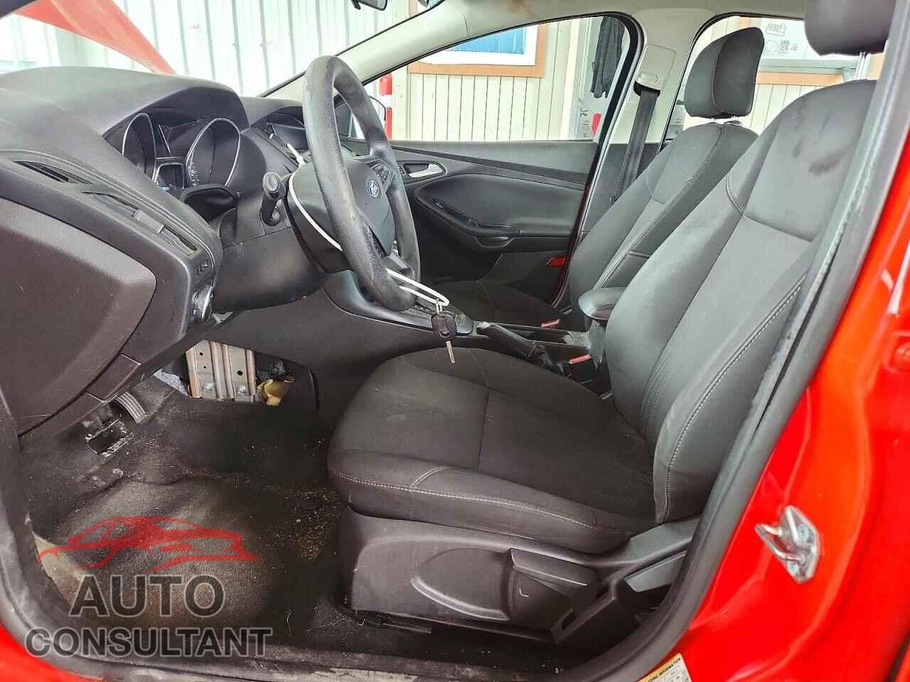 FORD FOCUS 2016 - 1FADP3F23GL284052