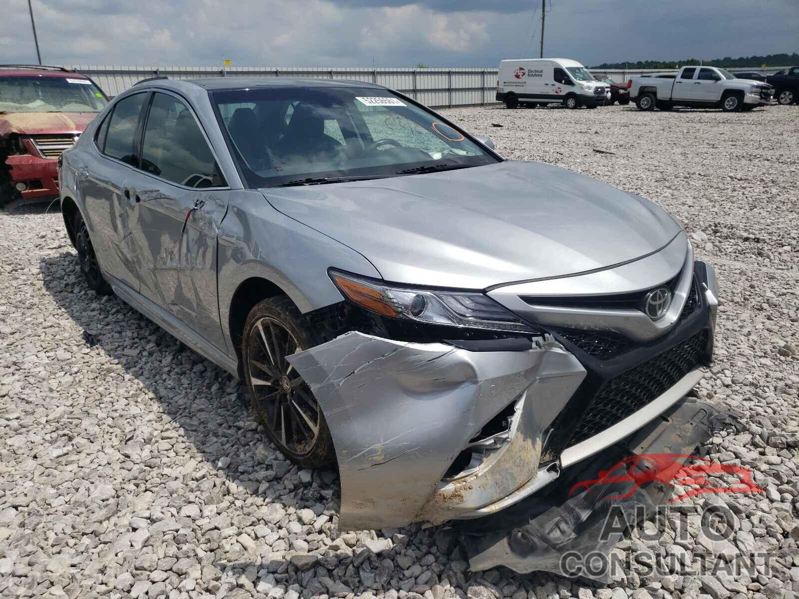 TOYOTA CAMRY 2018 - 4T1B61HK1JU123671