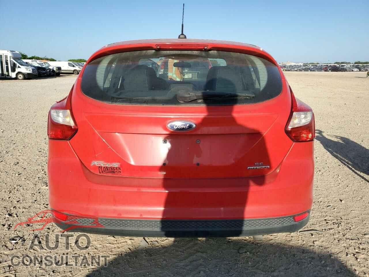 FORD FOCUS 2014 - 1FADP3K2XEL418090