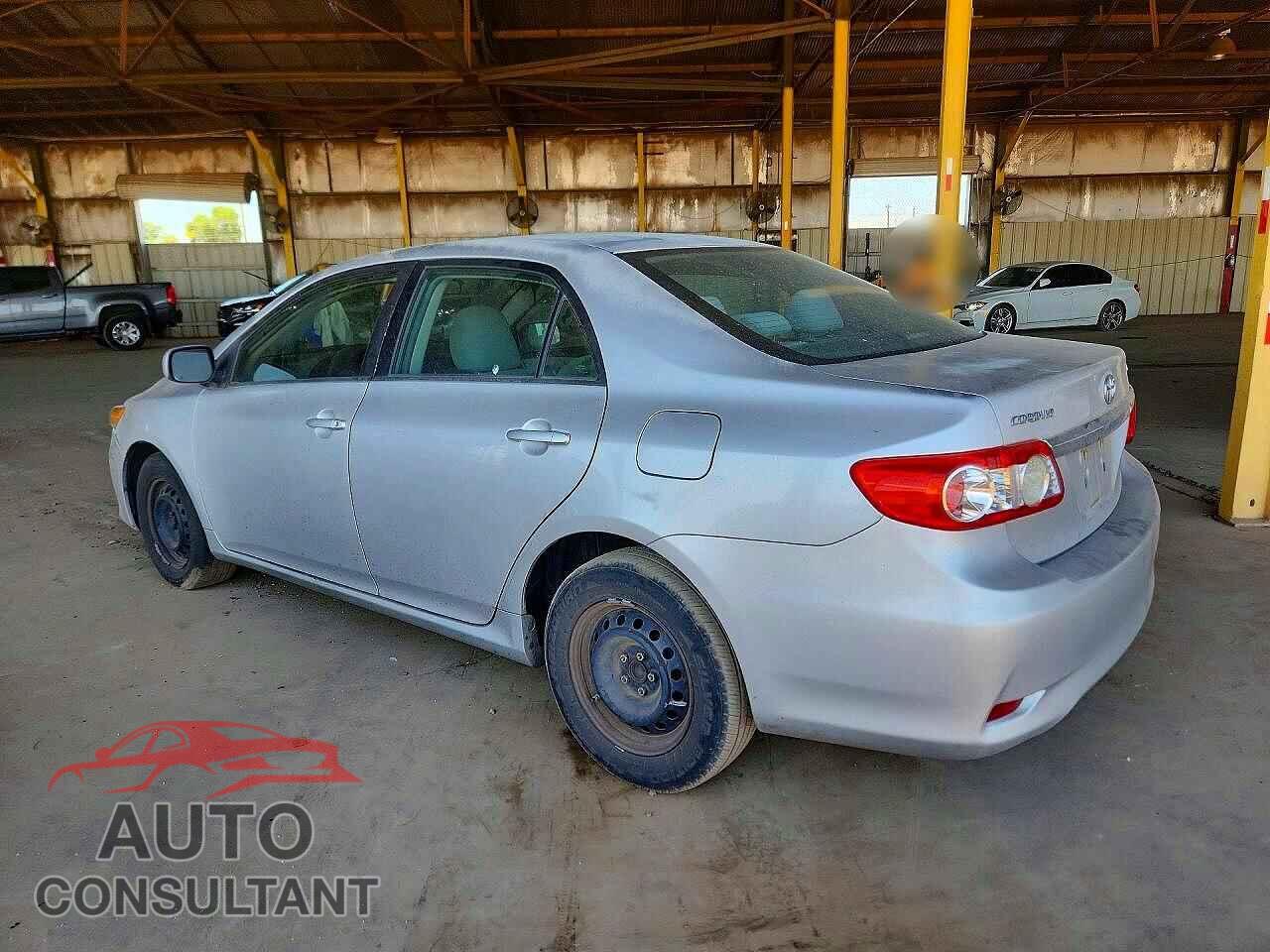 TOYOTA COROLLA 2011 - 2T1BU4EE8BC546823