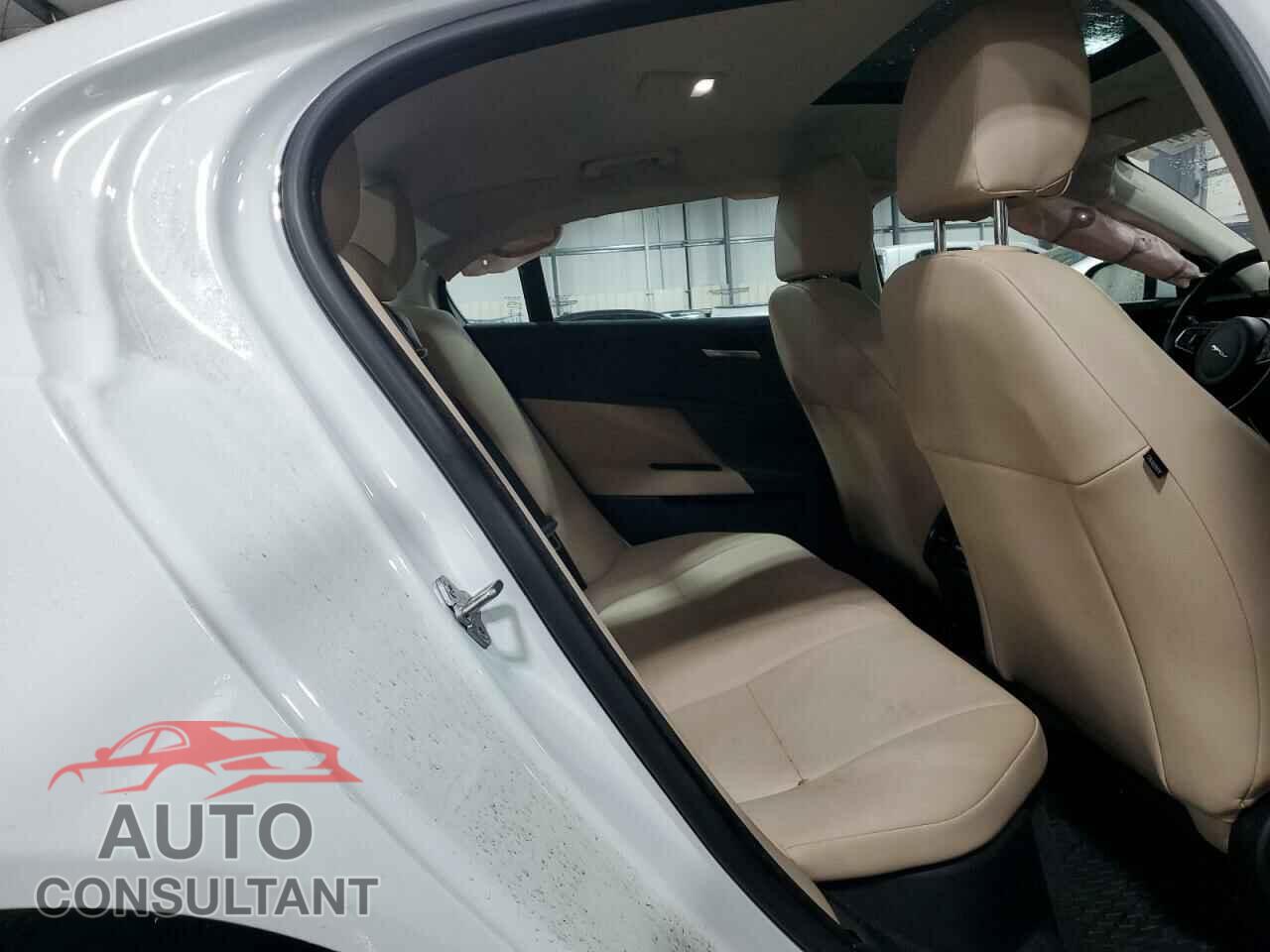JAGUAR XE 2018 - SAJAJ4FX0JCP20123