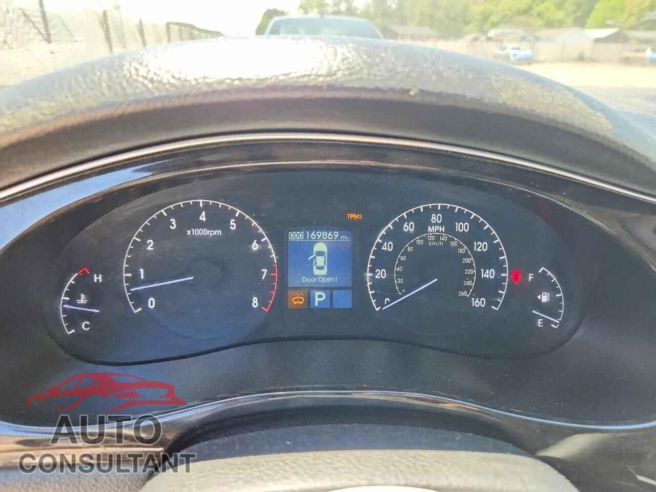 HYUNDAI GENESIS 2012 - KMHGC4DD2CU152249