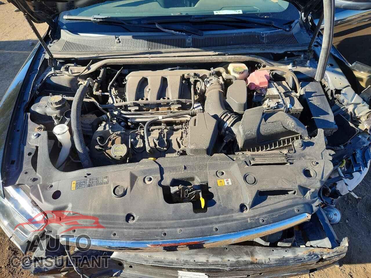 FORD TAURUS 2015 - 1FAHP2E82FG112491