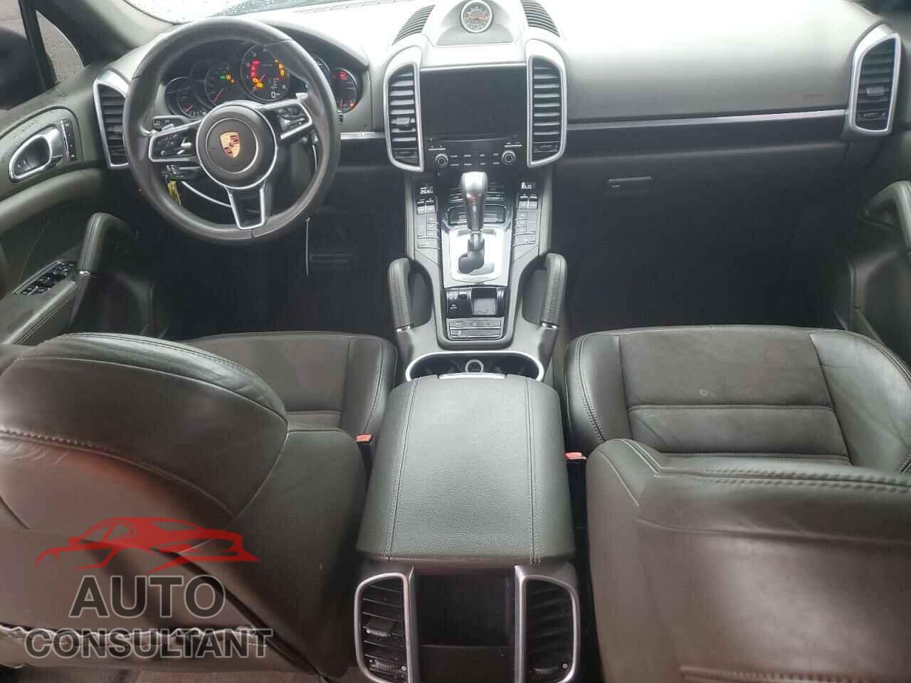 PORSCHE CAYENNE 2017 - WP1AA2A27HKA82806