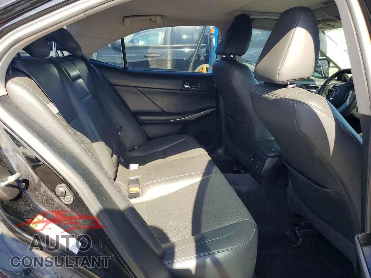 LEXUS IS 2014 - JTHBF1D29E5033077