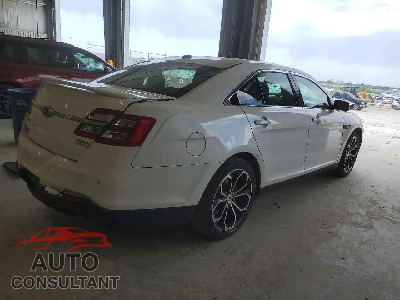 FORD TAURUS 2018 - 1FAHP2KT0JG118064