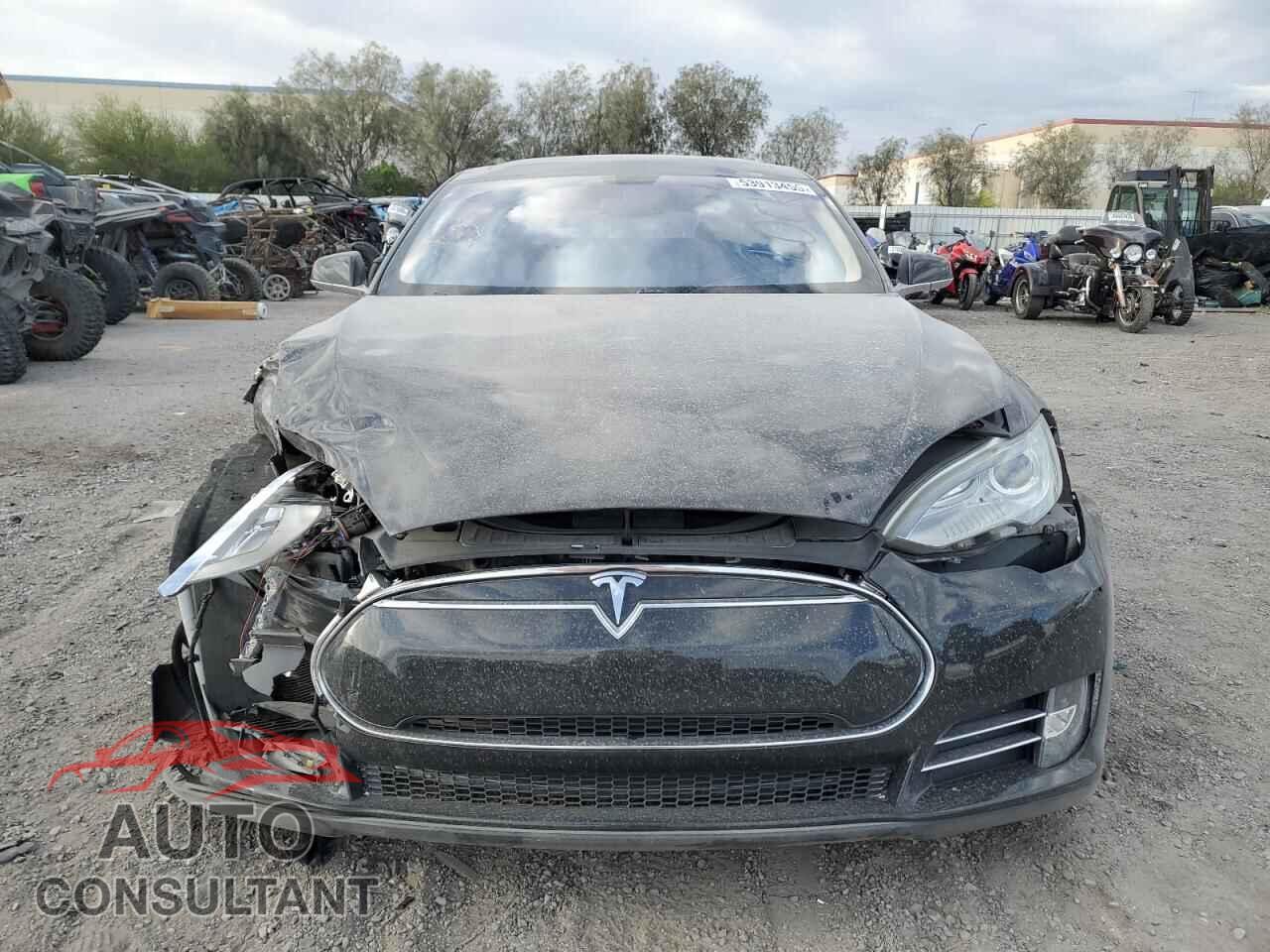 TESLA MODEL S 2013 - 5YJSA1DN5DFP07944