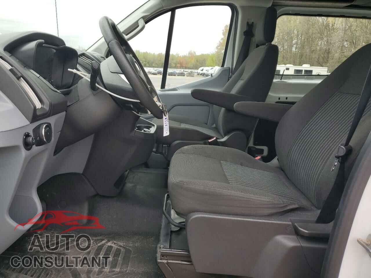 FORD TRANSIT 2017 - 1FTYR1YM8HKA78211