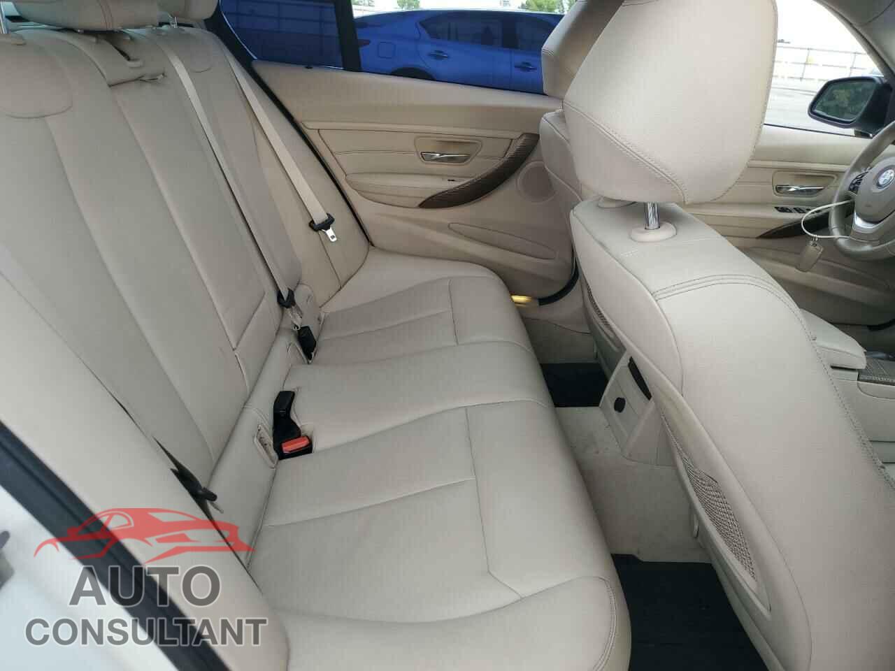 BMW 3 SERIES 2013 - WBA3A5C54DF353176