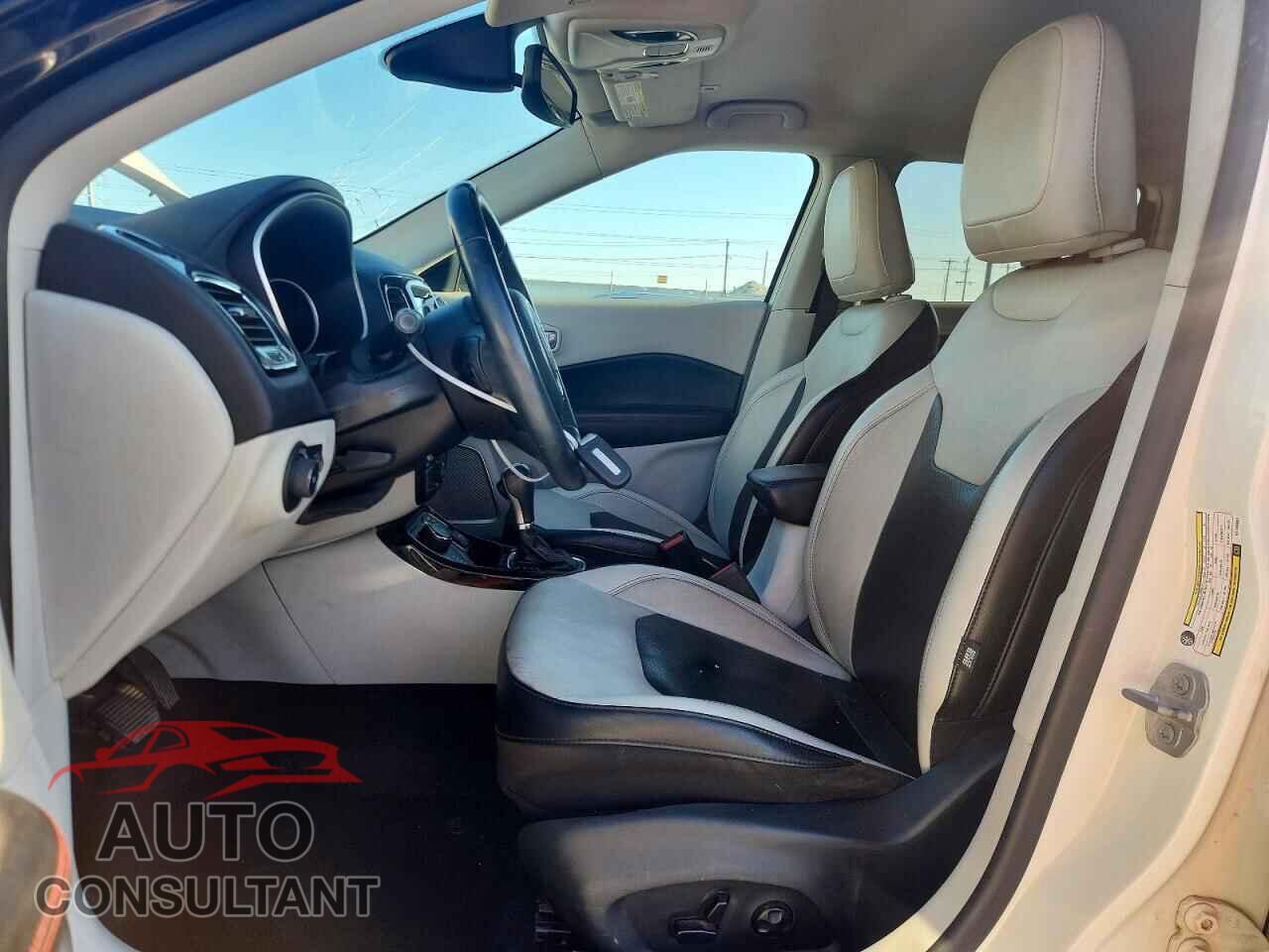 JEEP COMPASS 2019 - 3C4NJDCB9KT740403