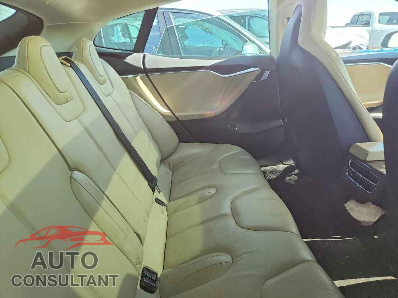 TESLA MODEL S 2013 - 5YJSA1CN1DFP13869