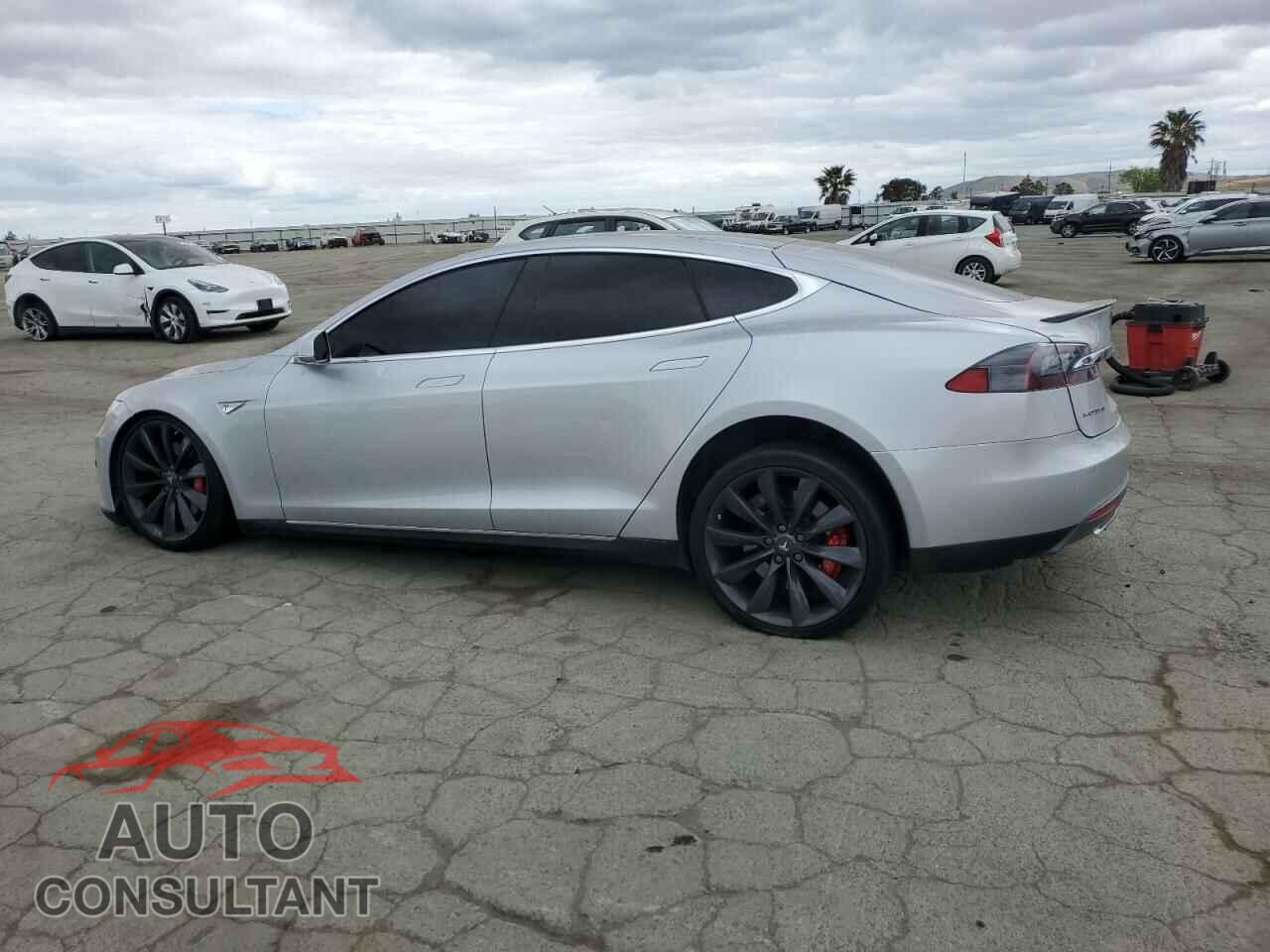 TESLA MODEL S 2014 - 5YJSA1H11EFP43395