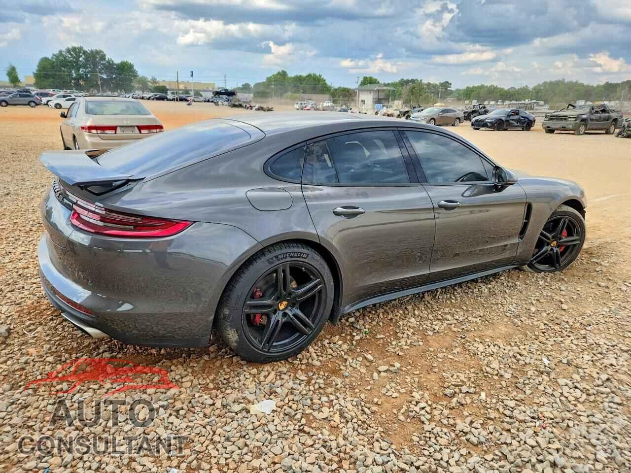 PORSCHE PANAMERA 2017 - WP0AA2A73HL100757