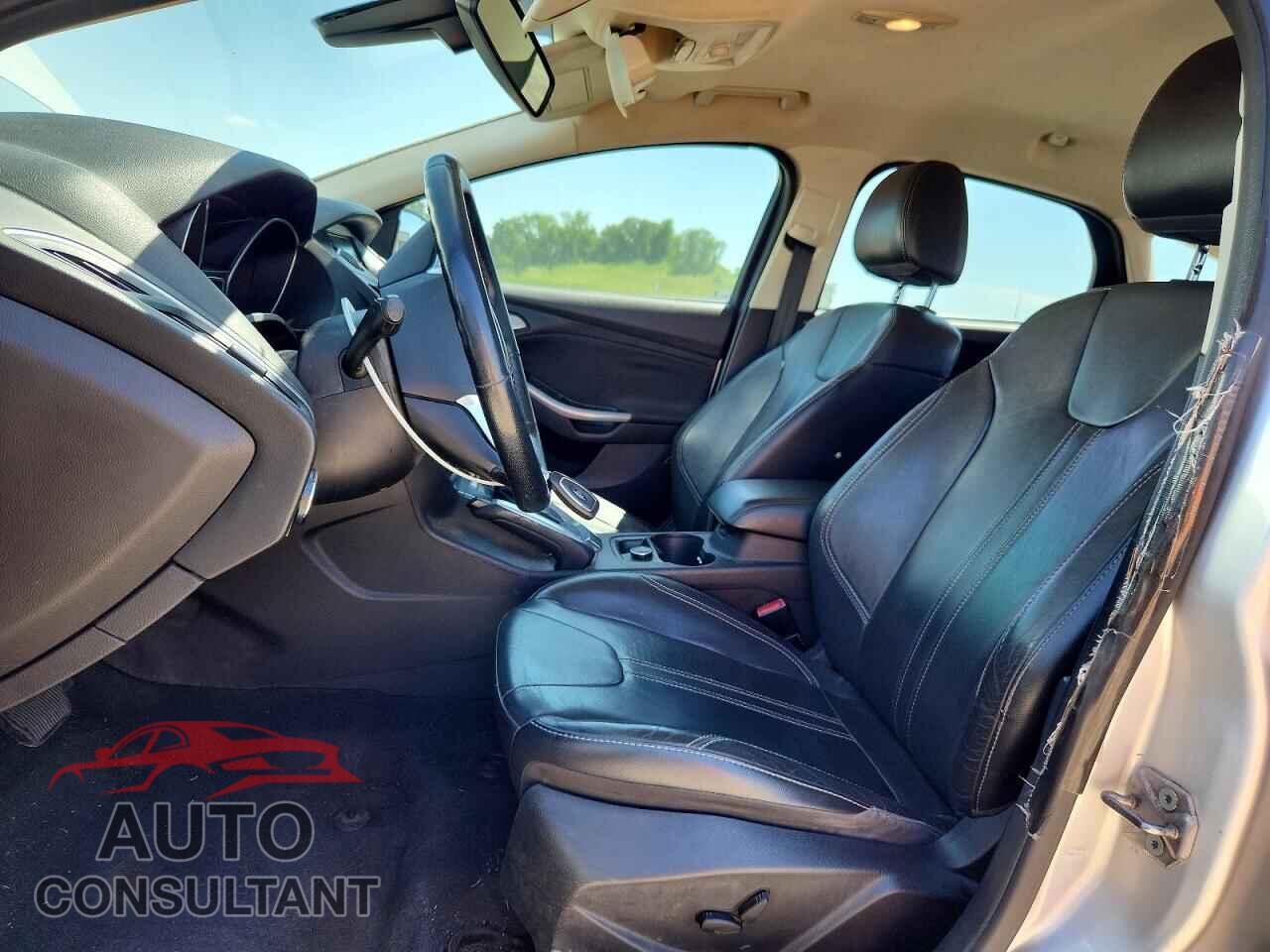 FORD FOCUS 2012 - 1FAHP3N21CL480228