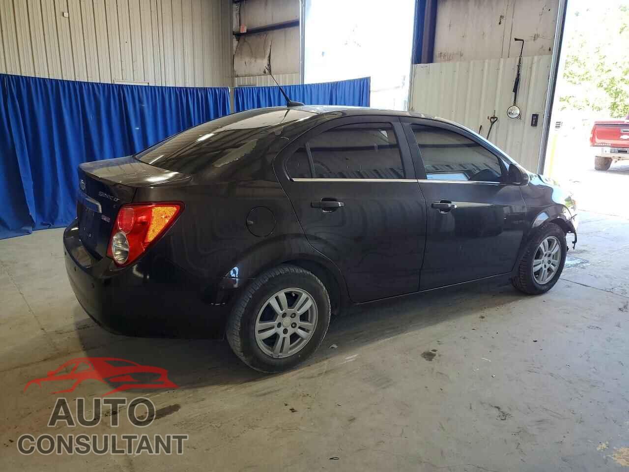 CHEVROLET SONIC 2013 - 1G1JC5SB2D4225194