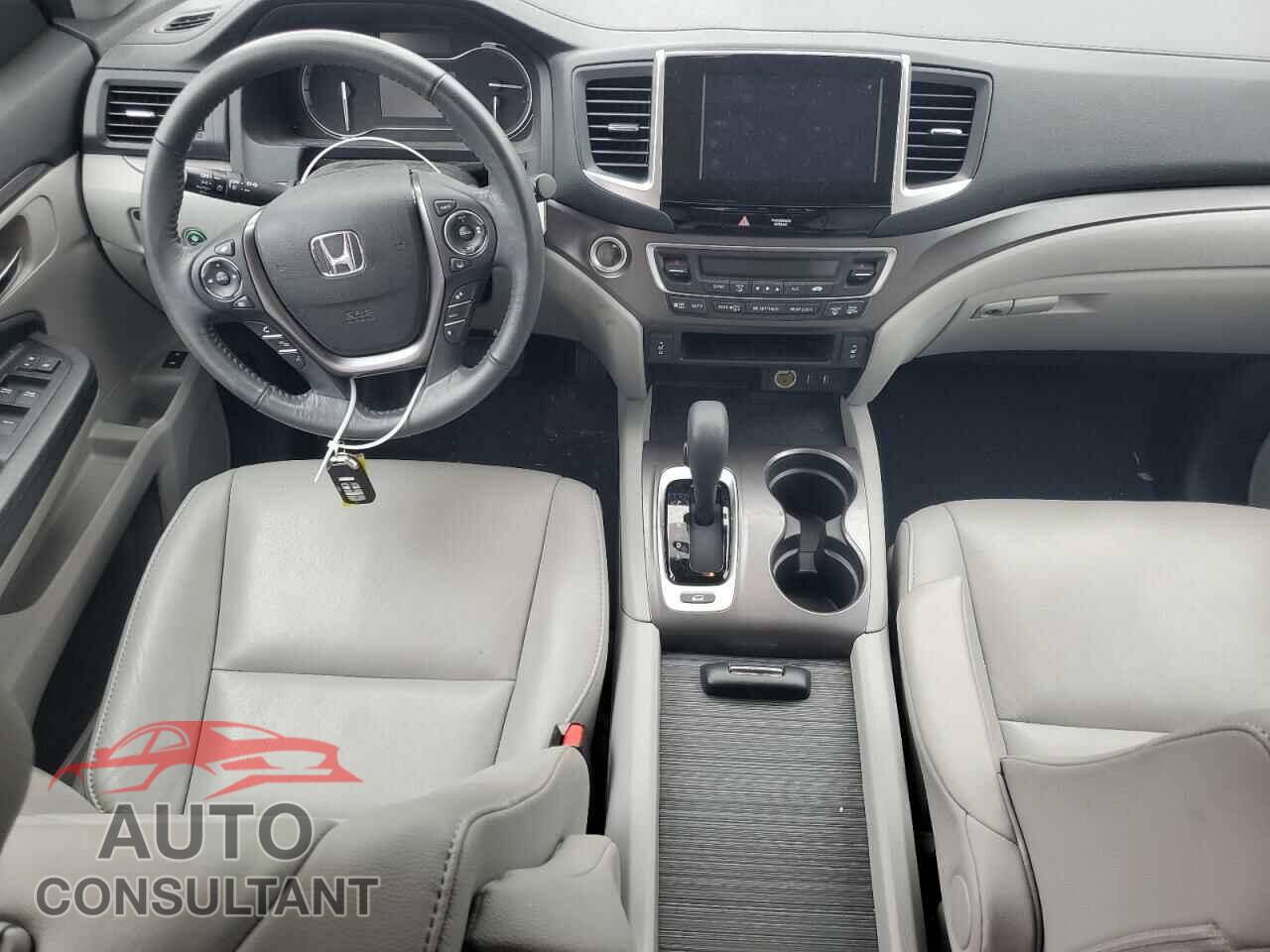 HONDA PILOT 2017 - 5FNYF6H66HB048077