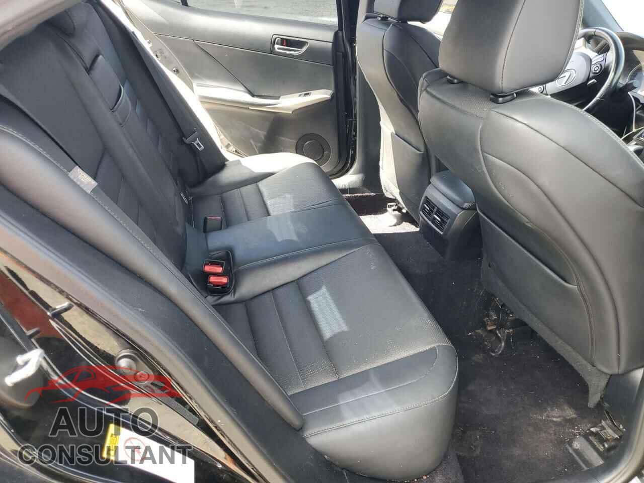 LEXUS IS 2014 - JTHBF1D22E5018176