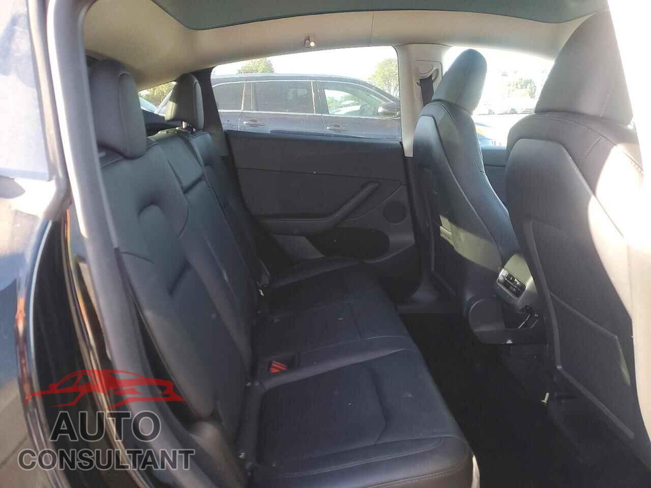TESLA MODEL Y 2023 - 7SAYGDEE4PF815939