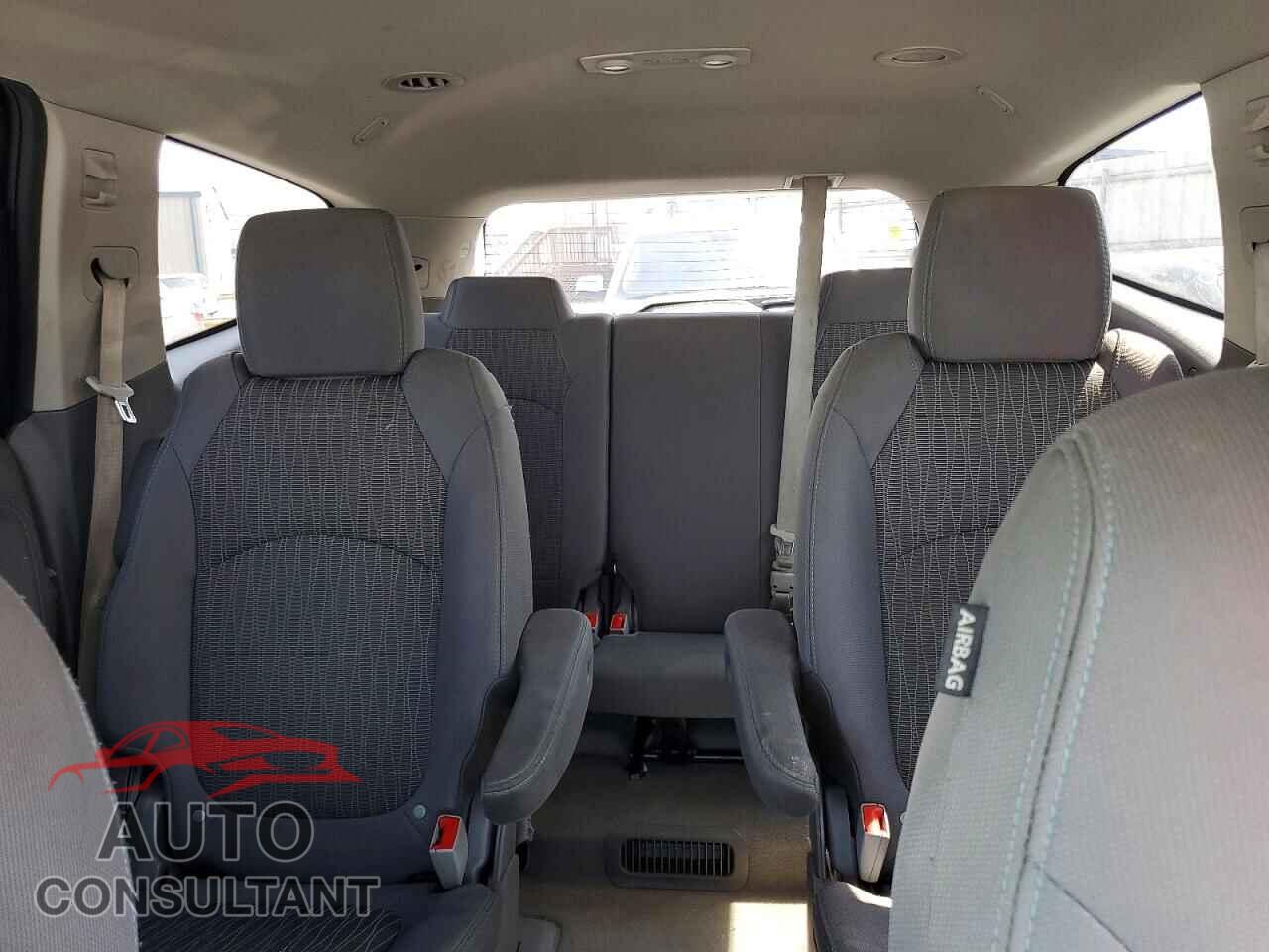CHEVROLET TRAVERSE 2017 - 1GNKRHKD5HJ201256