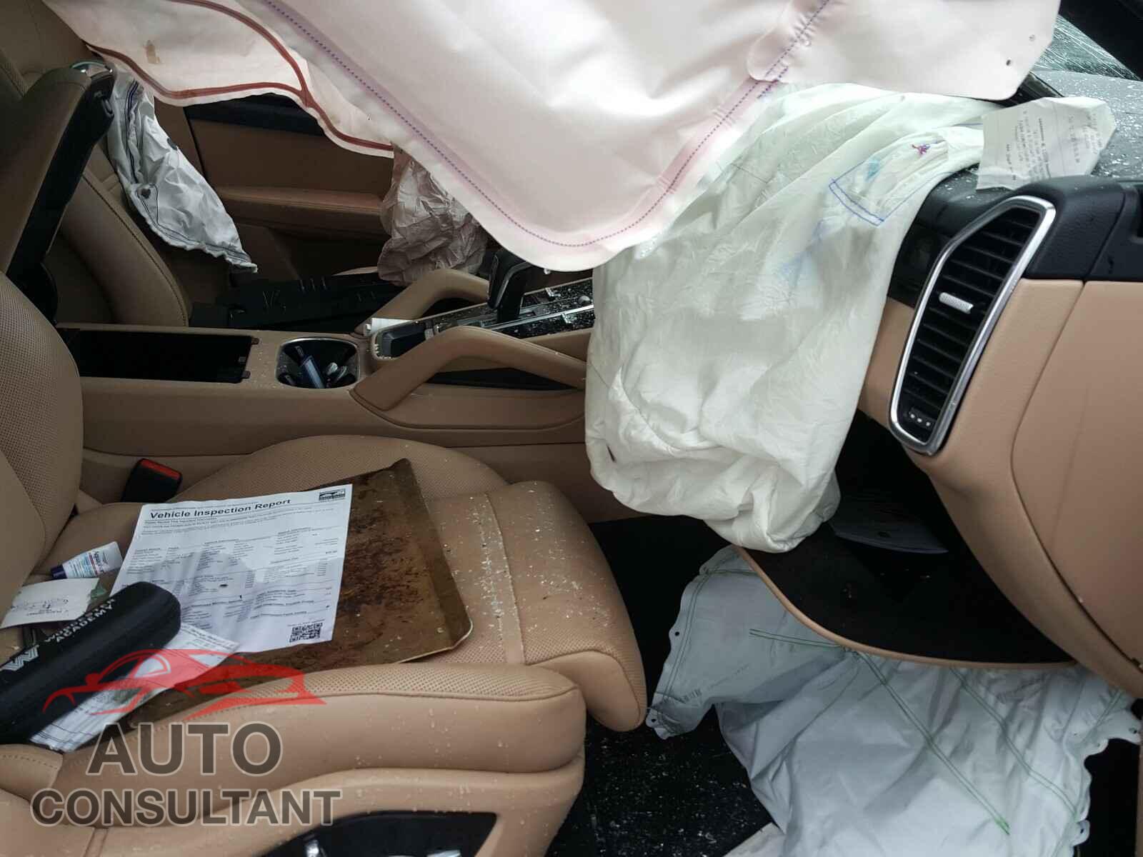 PORSCHE CAYENNE 2019 - WP1AA2AY6KDA02475