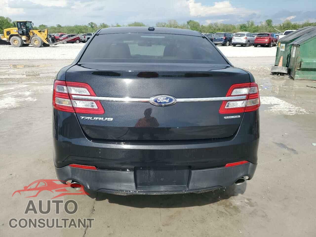 FORD TAURUS 2015 - 1FAHP2D86FG165132