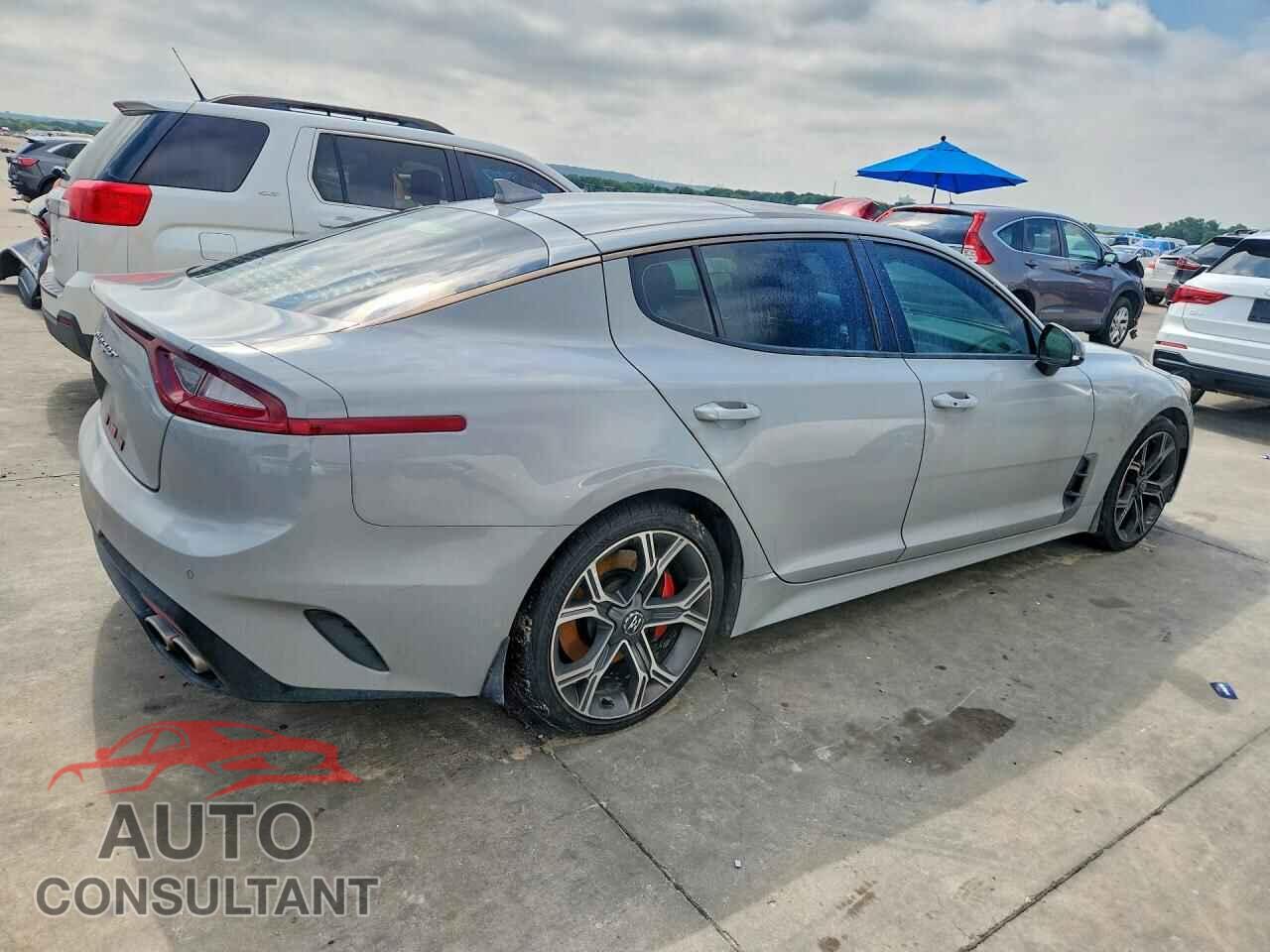 KIA STINGER 2018 - KNAE55LC7J6019280