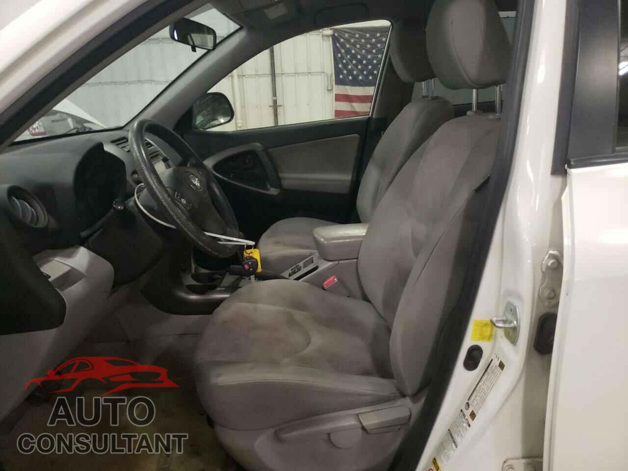TOYOTA RAV4 2012 - JTMBF4DV5CD046103