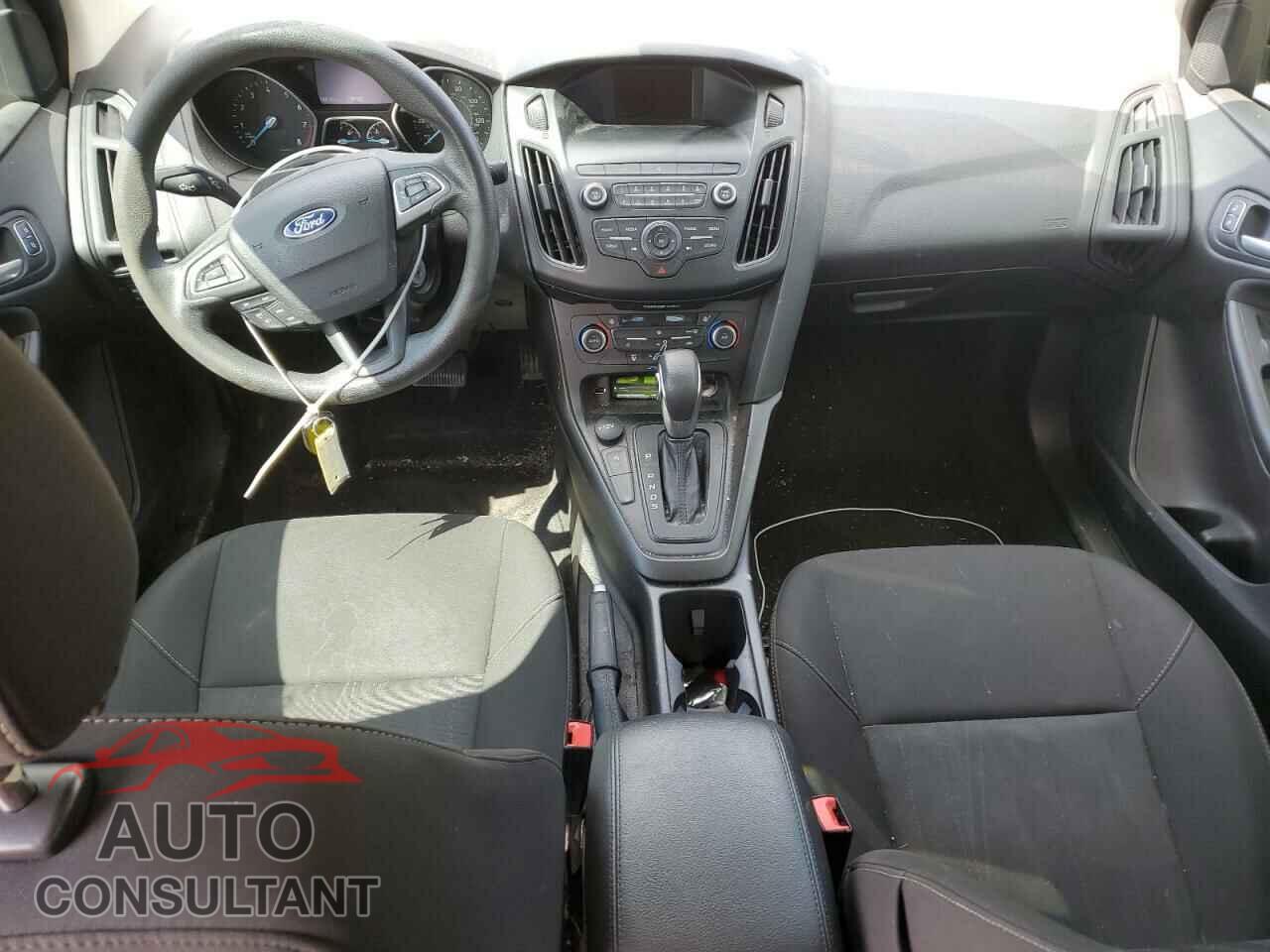 FORD FOCUS 2018 - 1FADP3FE8JL330332