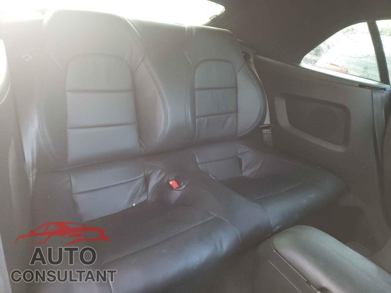FORD MUSTANG 2018 - 1FATP8UH6J5128082