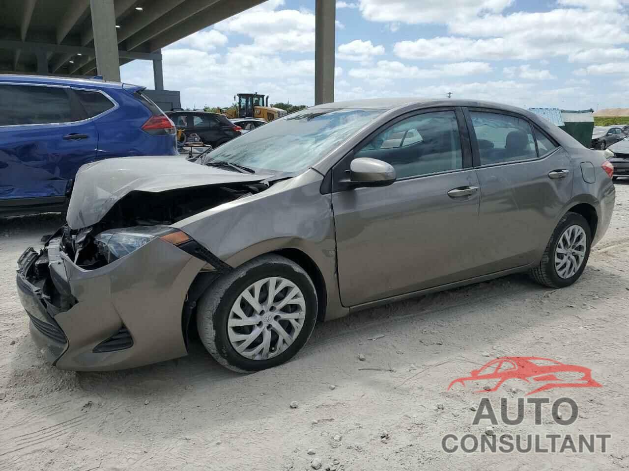 TOYOTA COROLLA 2018 - 5YFBURHE0JP794149